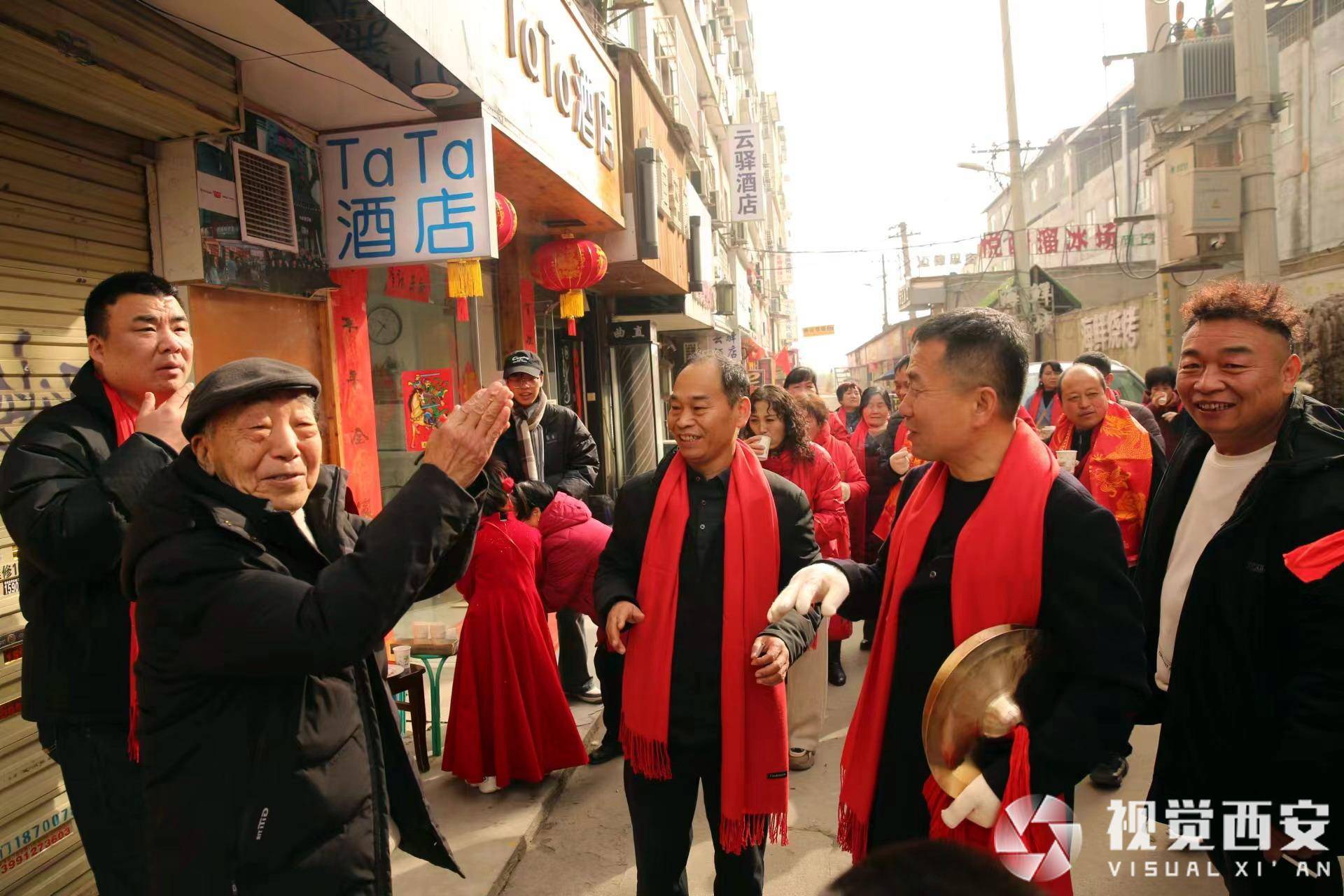 何家营过大年:鼓乐拜年闹新春_村民_组织_全村
