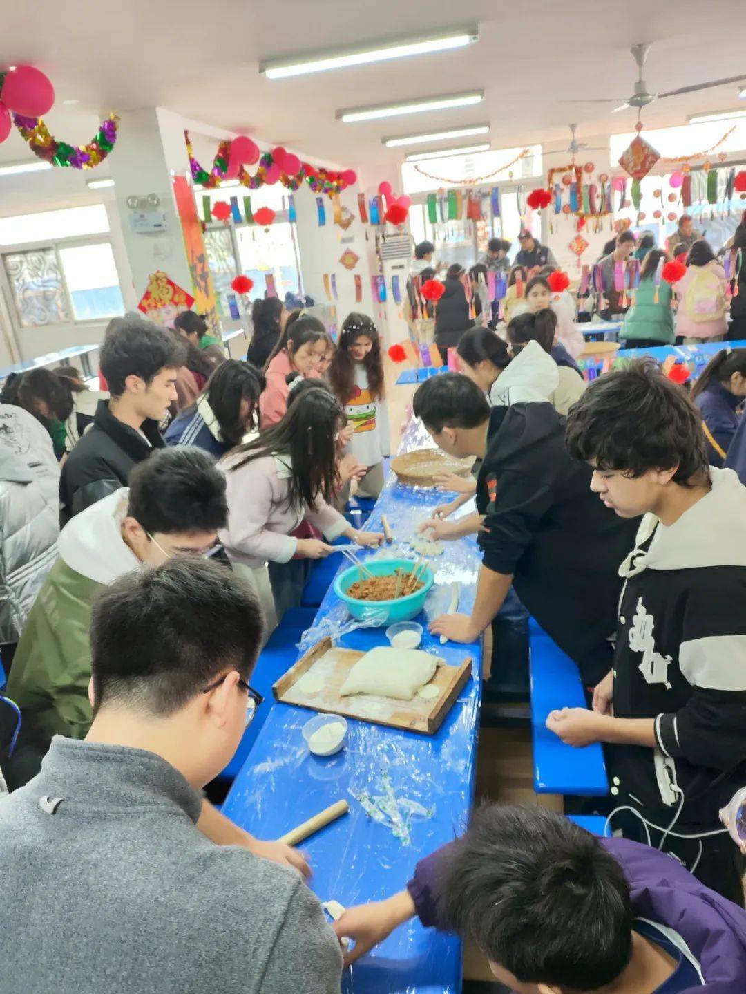 龙舞祥云间,新年福满堂——记七宝中学新疆班春节活动