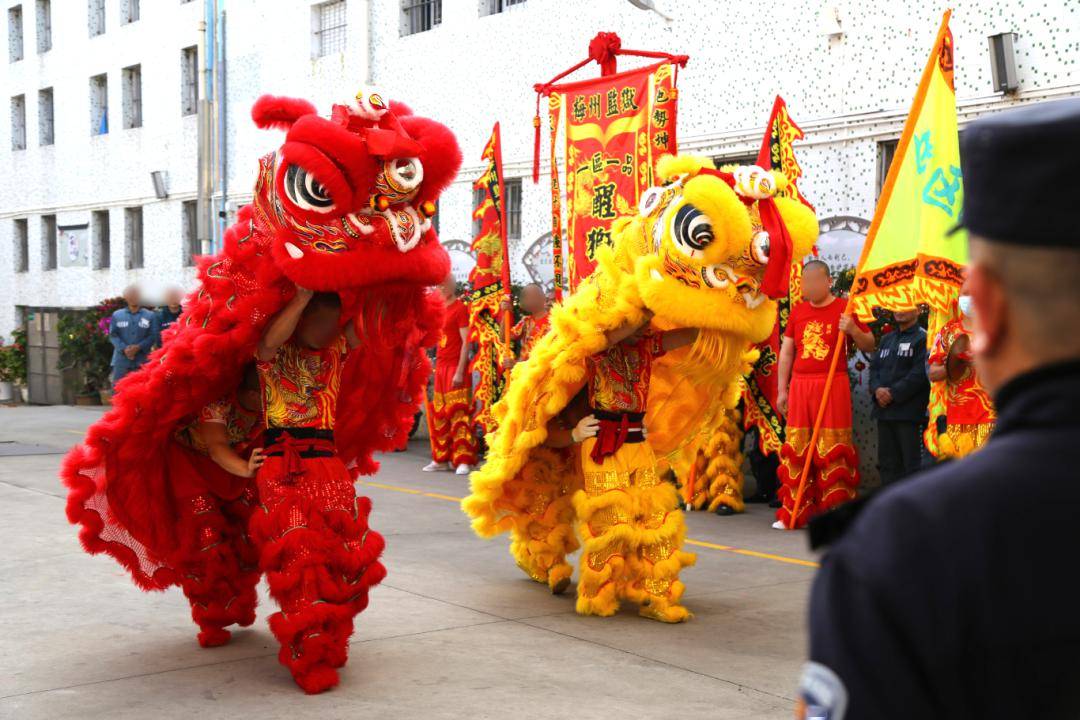 梅州监狱梅州监狱,惠州监狱,四会监狱,广州女子监狱等组织罪犯舞龙队