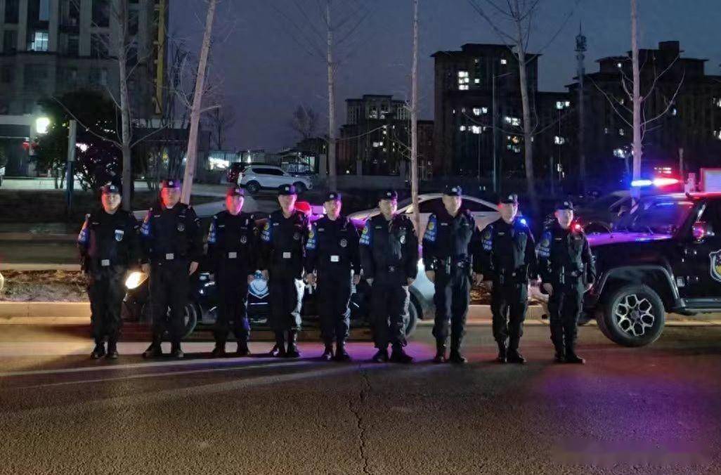 项城巡特警切实做好"双节"期间社会治安巡逻防控工作_全市_街面_目标