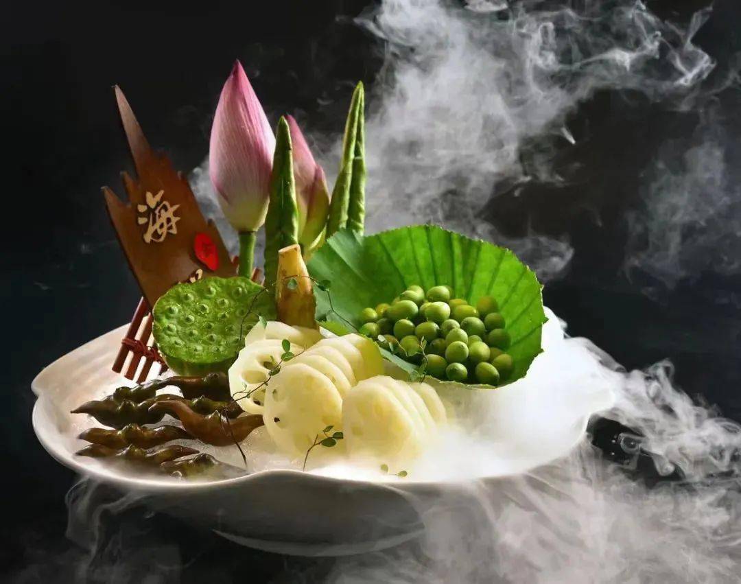 冰镇荷塘三宝.椒麻小鹌鹑.椒香小鲍鱼.芥末小鱿鱼.捞汁墨鱼仔.
