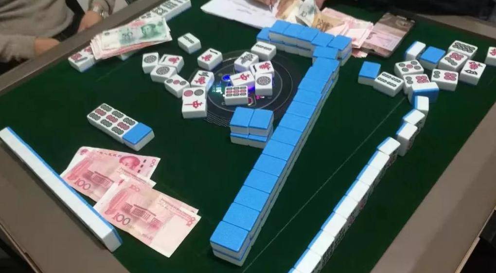 近日,建德市人民检察院受理一起以"二八杠"为主要形式的赌博团伙案件.