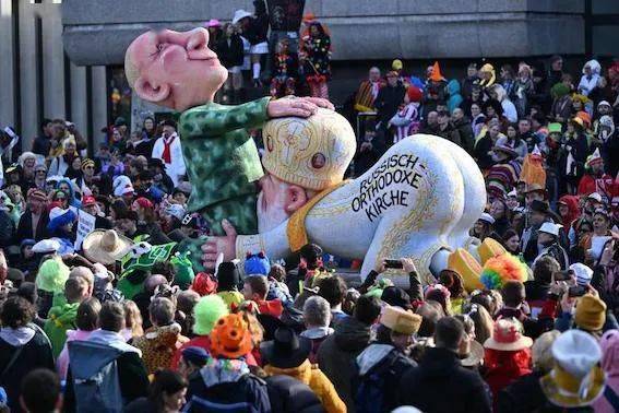 德国狂欢节炸裂花车大观(多图)