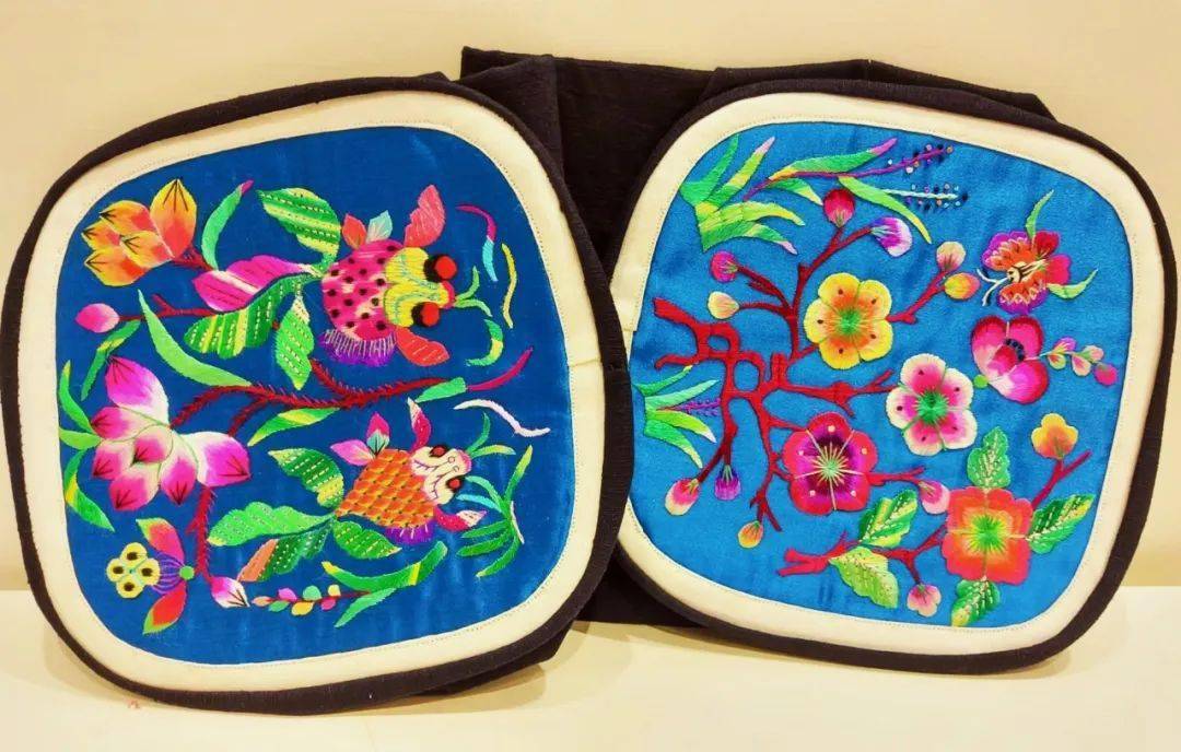 作者简介:冯芮爱,宝鸡市凤翔区人,凤翔冯芮爱民间手工艺品专业合作社