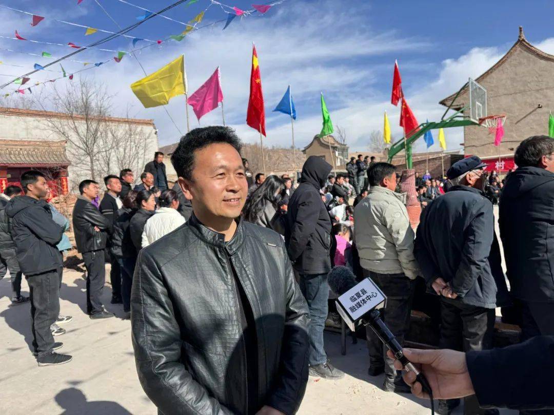 参赛运动员 王国宏:"很荣幸参加此次比赛,篮球赛的成功举办离不开新集