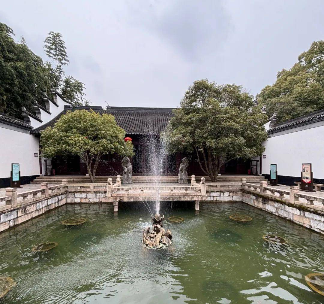 上海醉白池公园是中国历史名园,国家aaaa级旅游景区,最早可追溯至