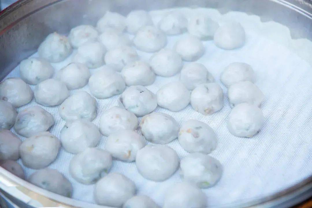 午餐:在【霍童古镇景区】就餐,品尝猪蹄焖笋,霍童肉丸,八仙糕,大肠粉