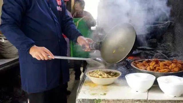 徐州40年的「青年路羊肉館」底氣為何這麼硬?_翟