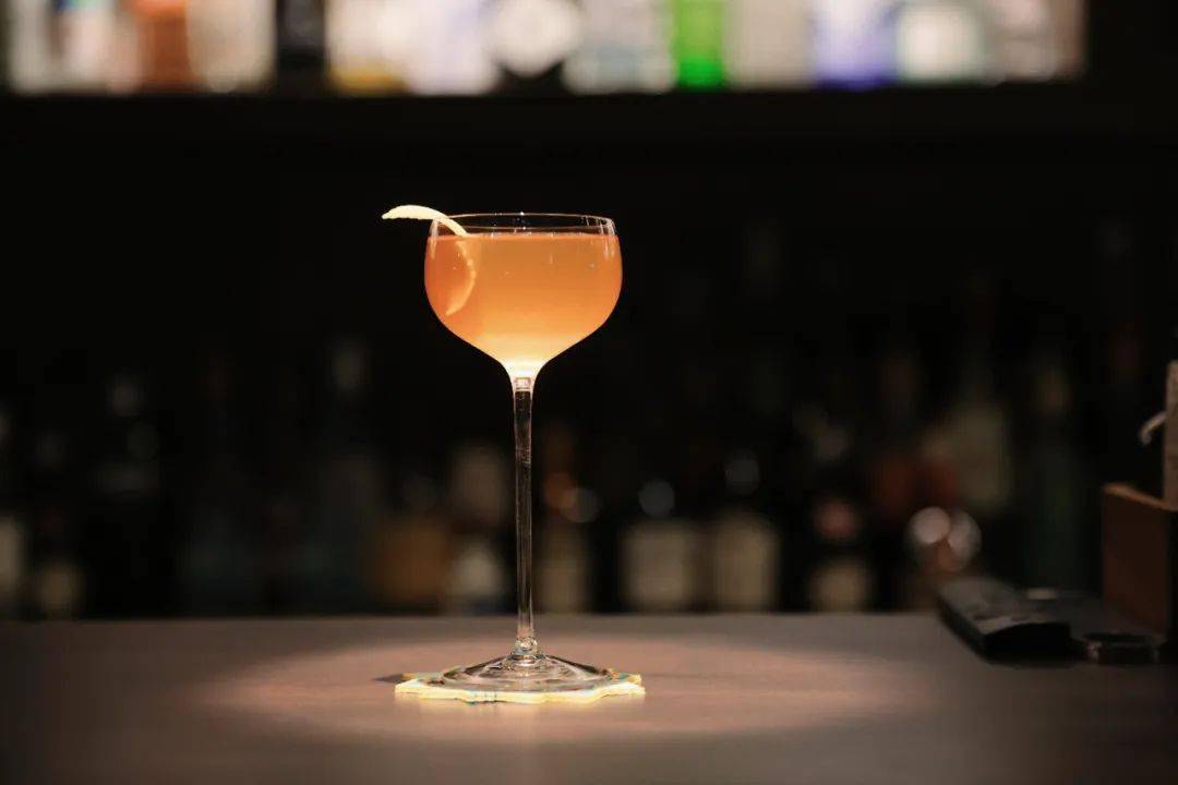 探店特辑丨文学,历史与神话,架构起这家社区鸡尾酒馆