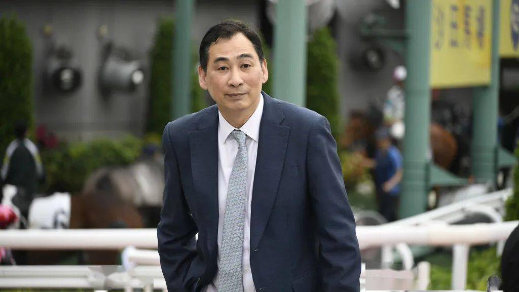 赛日头条|郑俊伟火力全开_刚战_草地_沙田