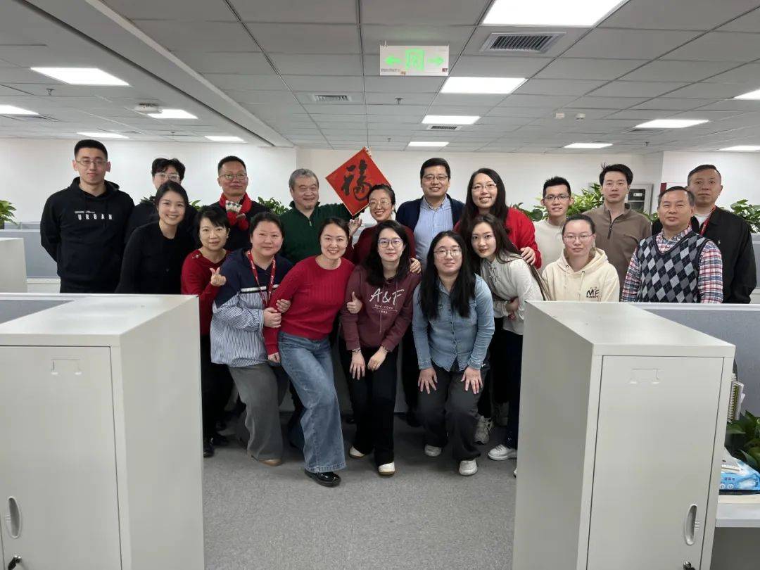 携手同行,温暖相伴|2024"民航人的除夕夜"微摄影优秀9