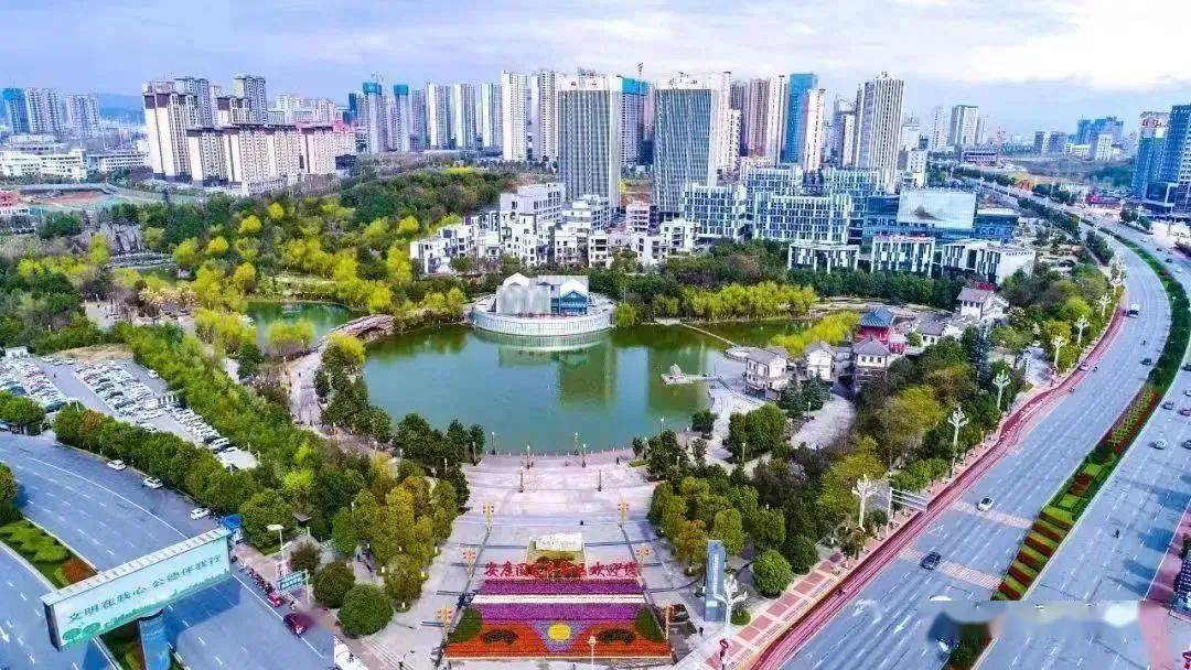 龙舟文化园,东关民俗一条街是安康美食小吃的集中街区"南甜北咸东酸西