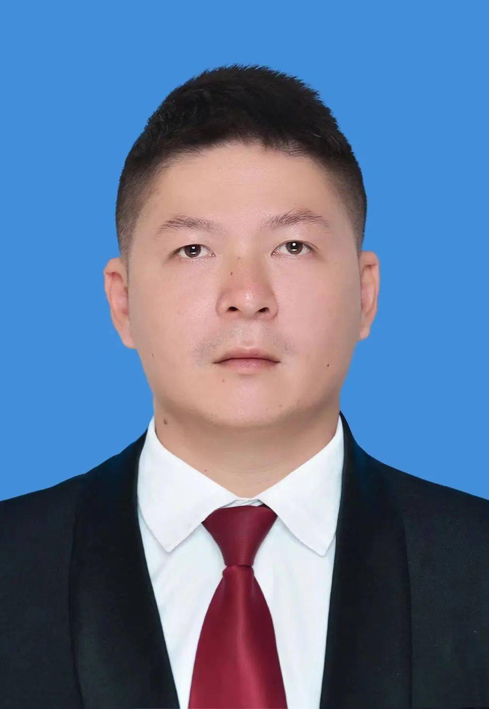 上下滑动查看廖新星同志从教22年,一心扑在教育上,以立德树人为己任