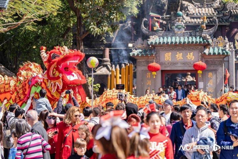 🔥【足球欧洲杯在哪押注】-胶州市爱无疆公益慈善服务中心开展“爱撒五月天，情暖母亲节”公益志愿活动