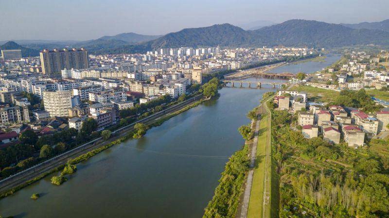 宜春报道:靖安县双溪镇:退休不"褪色" 白发再上岗_斯志叔_垃圾_王斯志