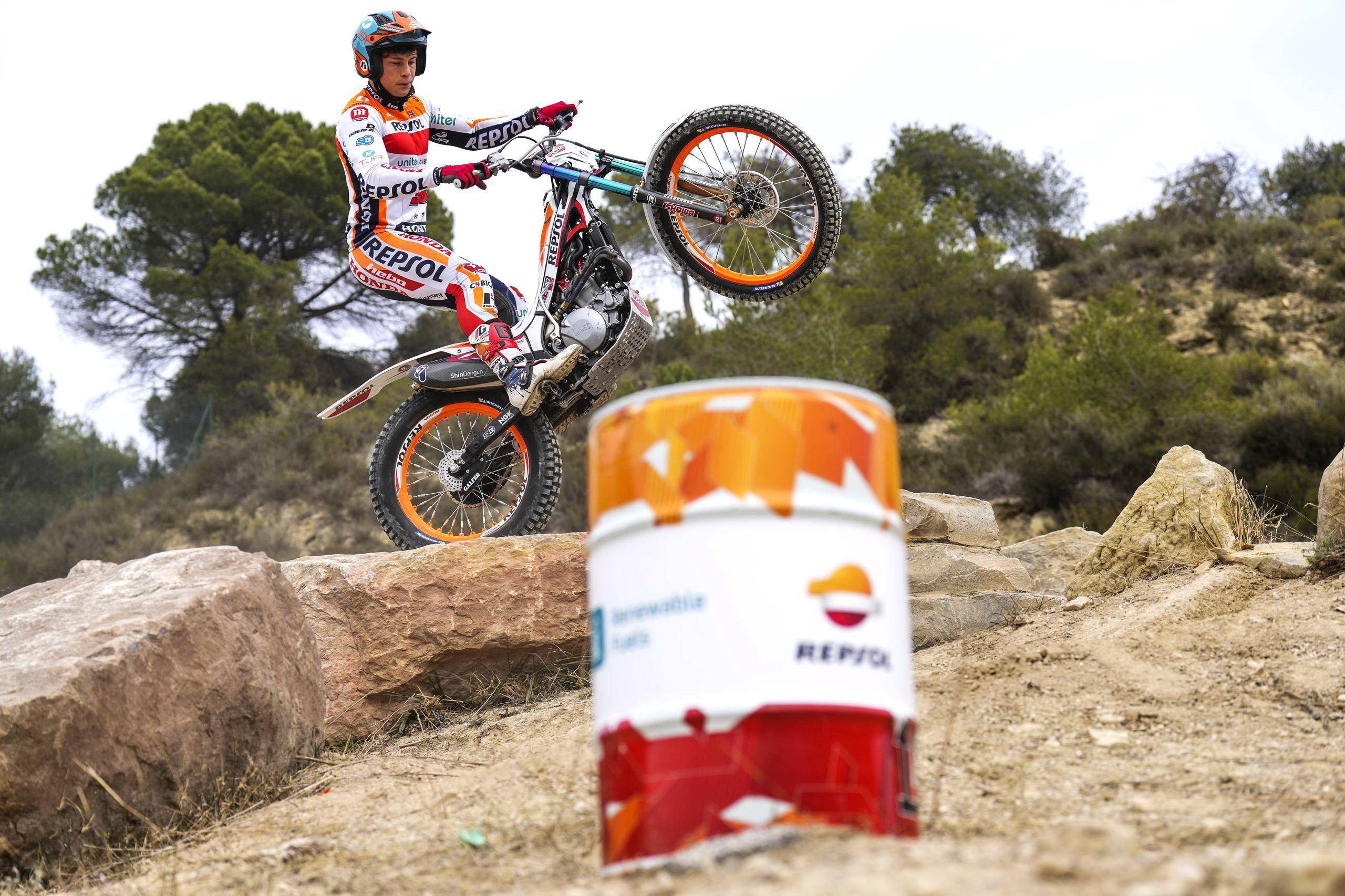 年十二月,为 repsol 测试生物燃料的 honda - repsol trial 工厂车队