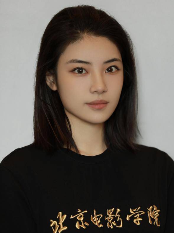 杨牧歌饰阿蓉(2021级)▲祖丽米热饰王太太(2021