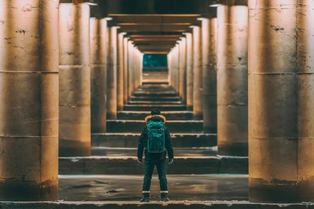 看懂《银河帝国》,才明白普通人在2024年的生存法则_谢顿_危机_端点