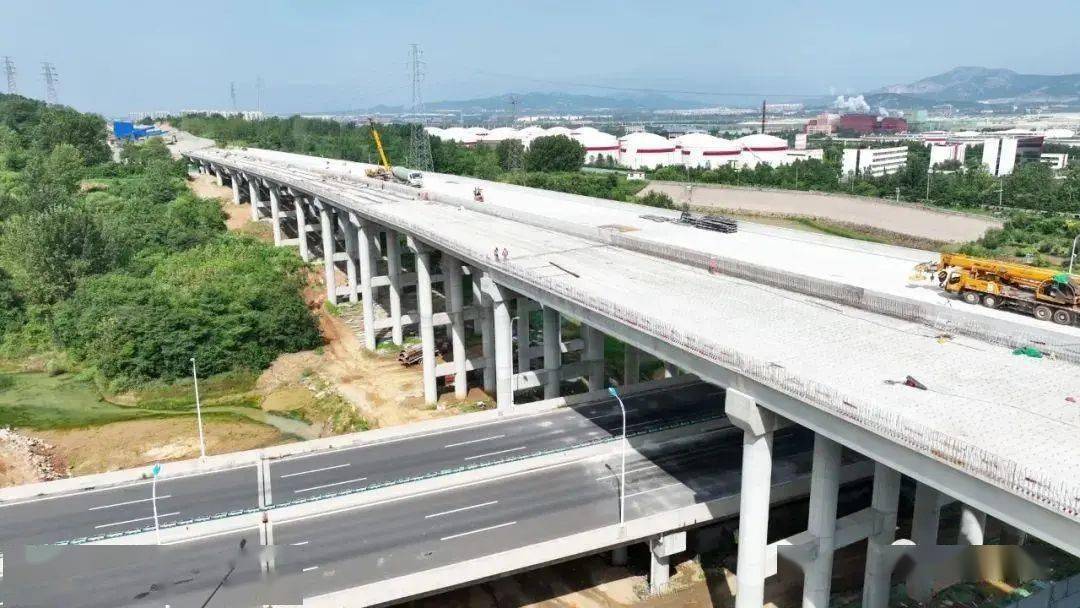 2公里;s31泰新高速徂徕枢纽至新泰枢纽段改扩建,日兰高速大庄枢纽至