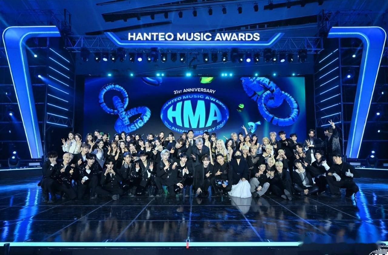 离谱事件!昨晚韩娱颁奖典礼现场有人拉屎,爱豆纷纷捂鼻