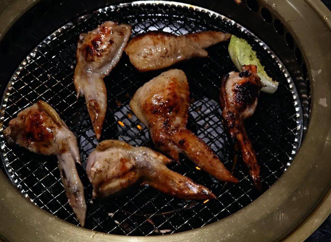 同学们干杯91吃完饭走去名寄jr站等着20点多的车,抵达最终目的地