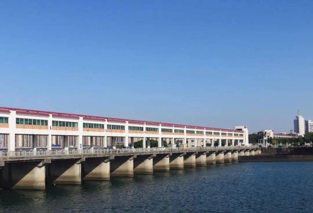 1958年,在汕头专署副专员余锡渠的积极倡导下,中共汕头市郊委(即原