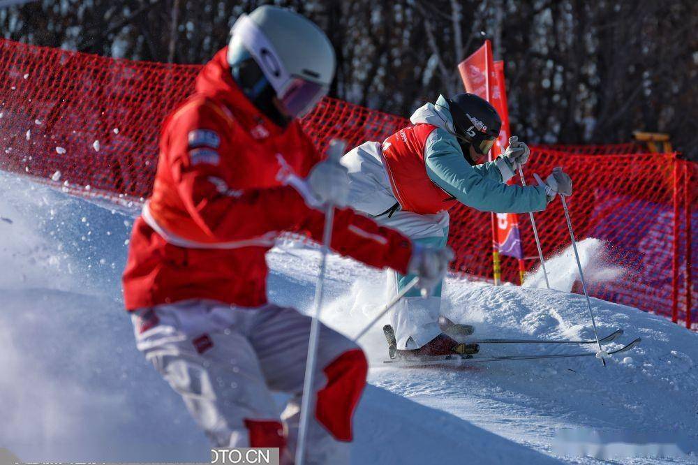 十四冬| 黑龙江队杨丫夺得自由式滑雪女子双人雪上技巧冠军_张艺馨