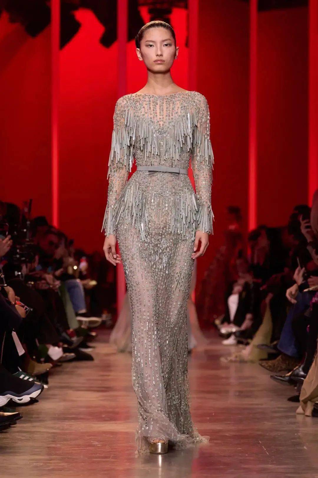 魅惑仙女裙 | elie saab 2024春夏高定_图案_刺绣_沙漠