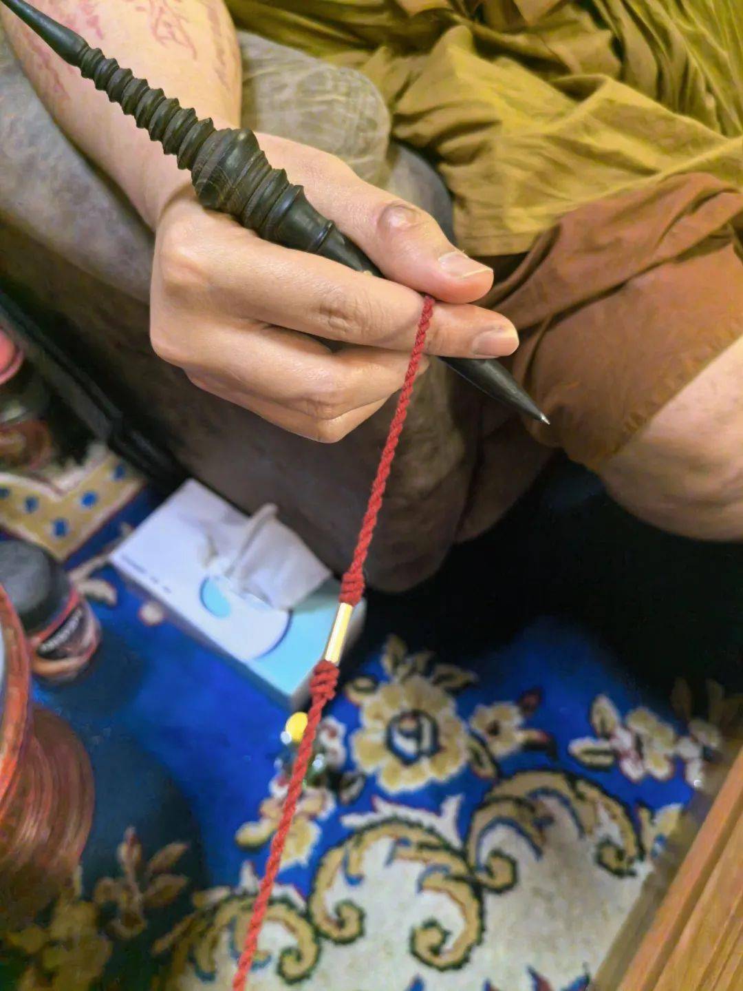 如果是自己欠别人(银行,平台)钱,古巴金师傅说最好和吸金卡一起请