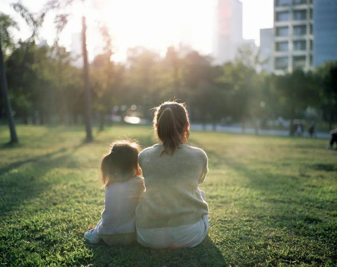 一场饭局让我顿悟:没有规矩的家庭,比贫穷更可怕_孩子_儿子_表姐