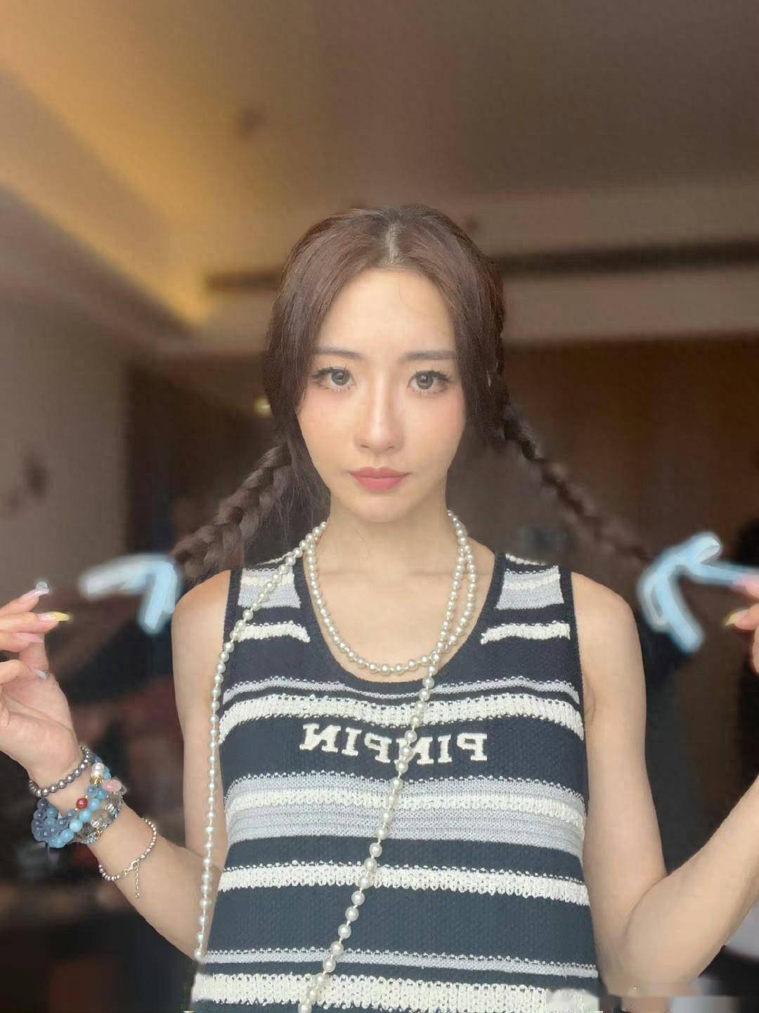 tvb主题曲一姐菊梓乔此前已经宣布离巢,与大台合作多年的她也曾表示出