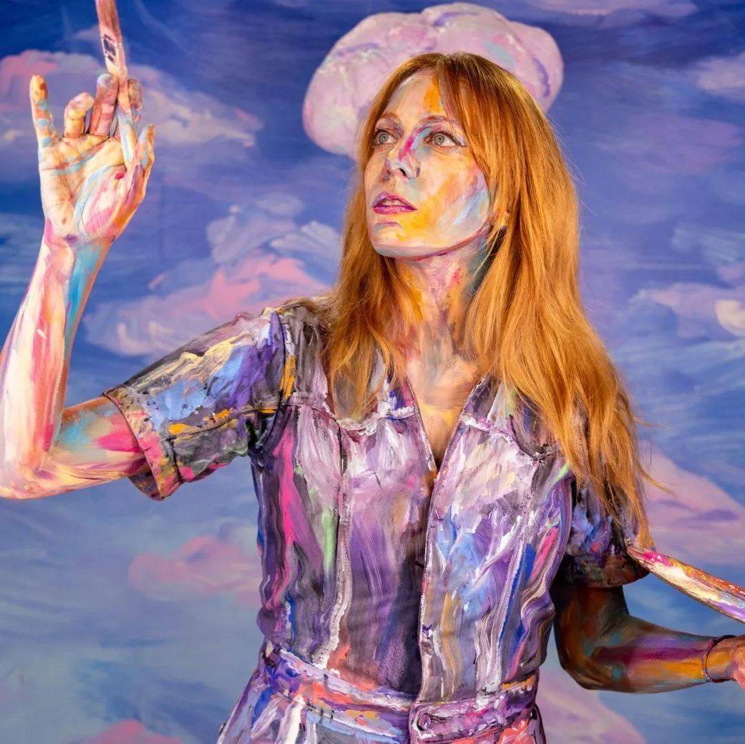 人体彩绘画家又搞事情,竟在模特身上画画,"吓"坏路人!