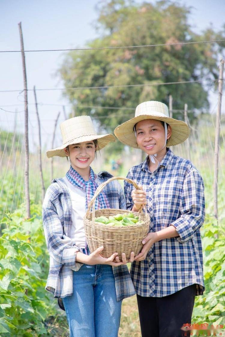 柬埔寨小公主体验农村生活_高棉_美食_珍娜