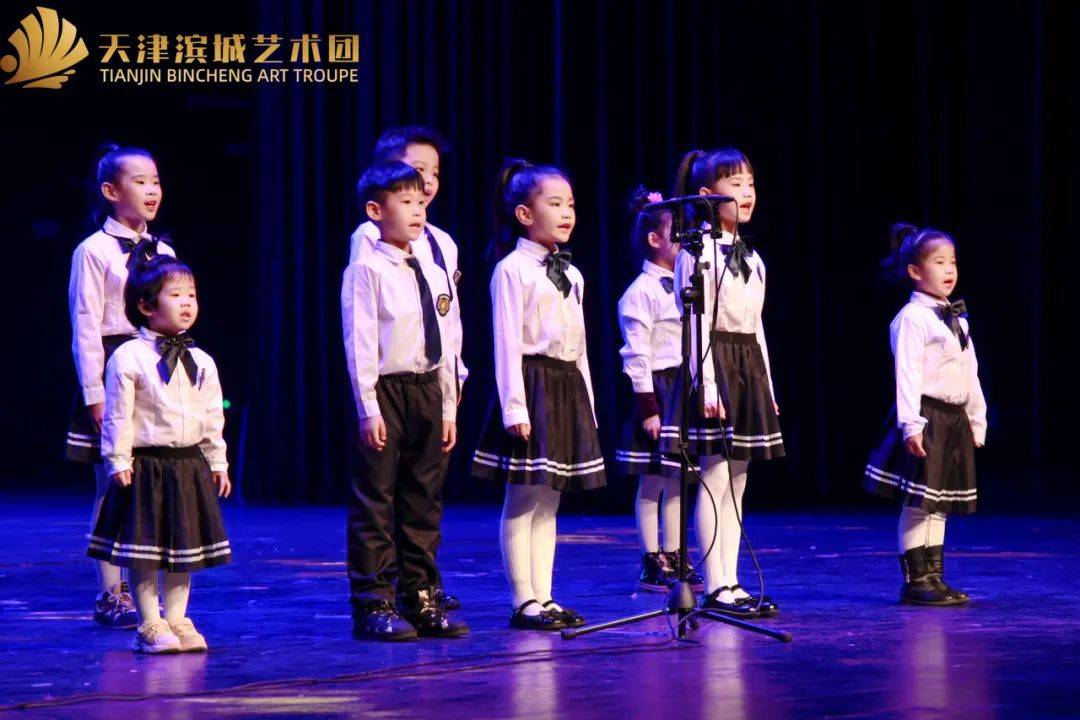 生导师国立莫斯科柴可夫斯基音乐学院博士编写了《合唱指挥教学法》