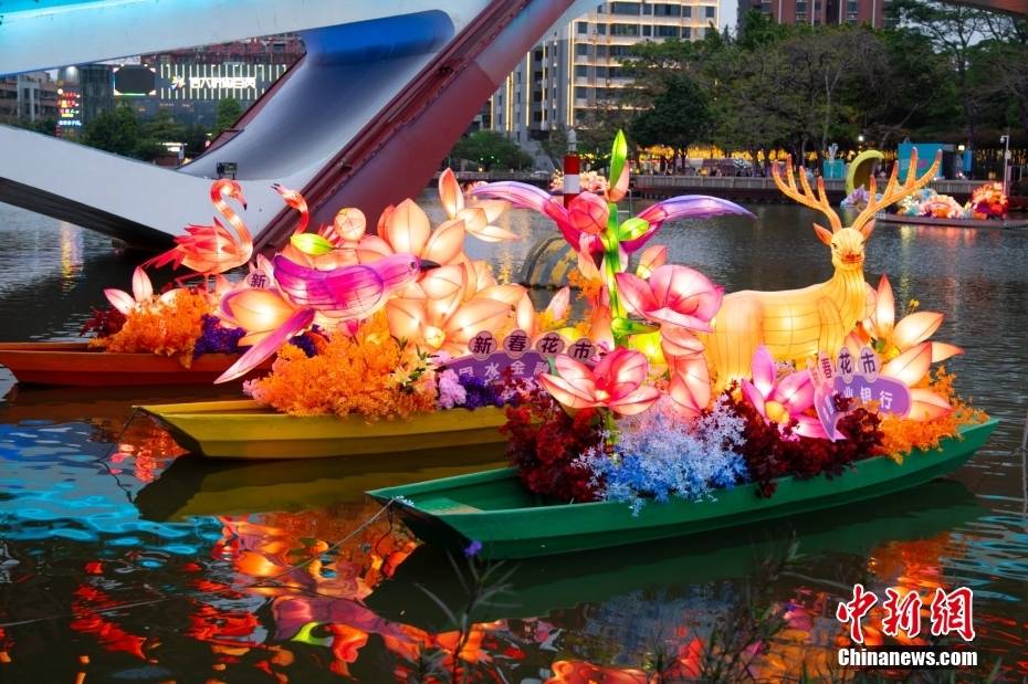 【这个城市有点潮】佛山:在"灯色"中感受老广的节日仪式感_彩灯_中国