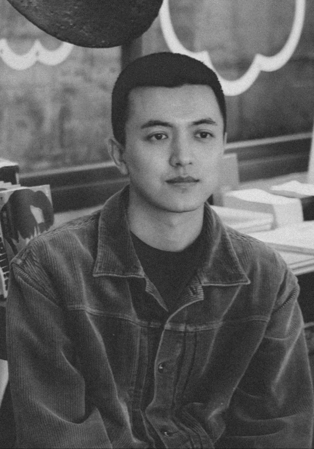 陈春成陈春成最终决定辞职,回到泉州,选择一项钱少