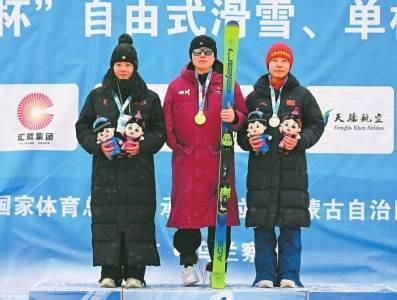 对手冲撞犯规 潘禹辰奖牌"银变金"_障碍_张雪莲_女子