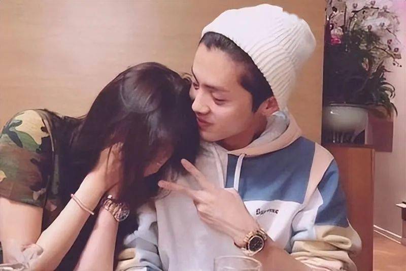 大张伟国外养私生子?马思纯求欧豪复合?鹿晗给女友家还债?