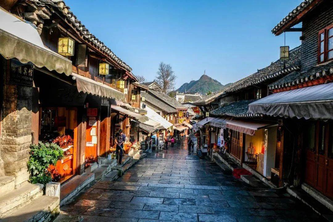 青岩古镇黄果树瀑布花溪天河潭景区贵安云漫湖休闲旅游景区梵净山旅游