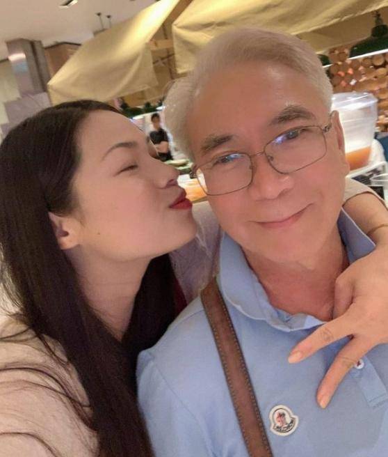 多次落泪:我知她是真心的_什么_女友_王青霞