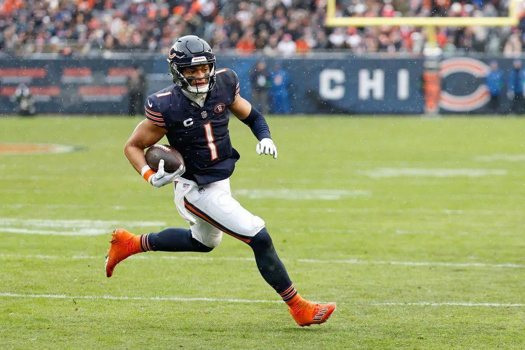 熊队四分卫菲尔兹自己这样说_交易_猎鹰_包括