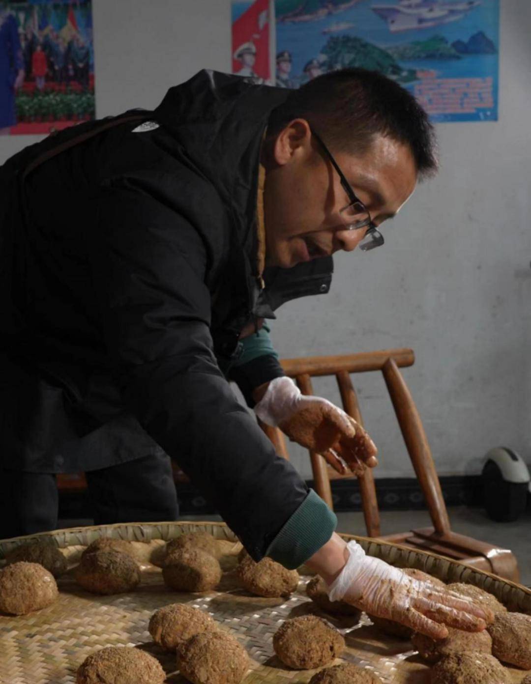 40岁前离开大厂,我做农民也能年入百万_鹤峰县_茶叶_茶园