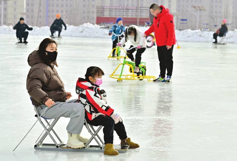 大同冰雪"燃"起来_游客_乐园_旅游区