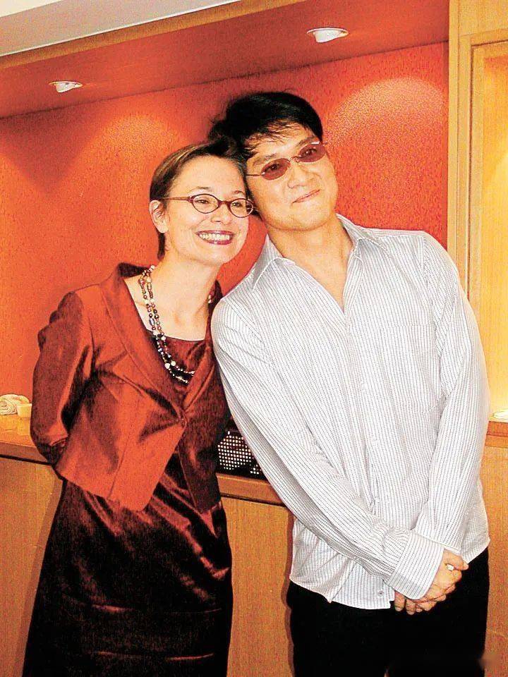 周华健与妻子形如"母子",这年头白头偕老也有罪了?_康粹兰_音乐_支持