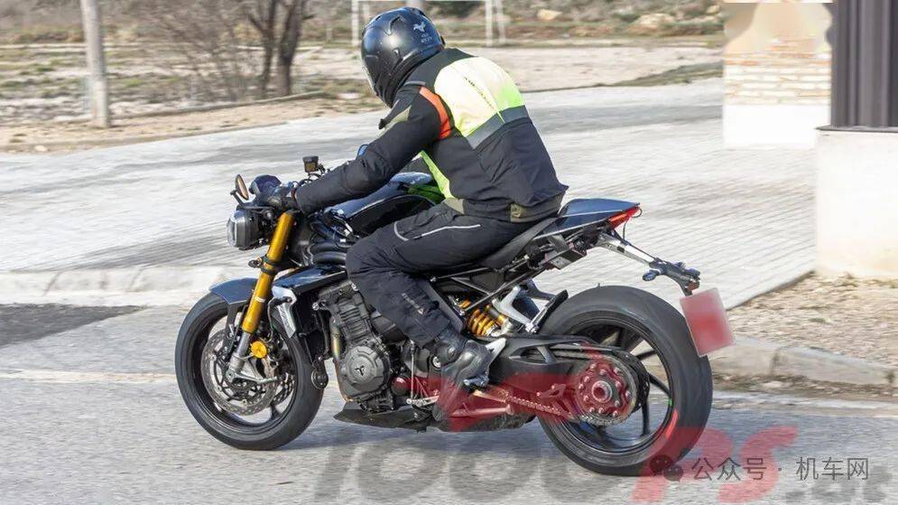凯旋新款1200rs路试曝光,绅士或变暴徒!_搜狐汽车_搜狐网