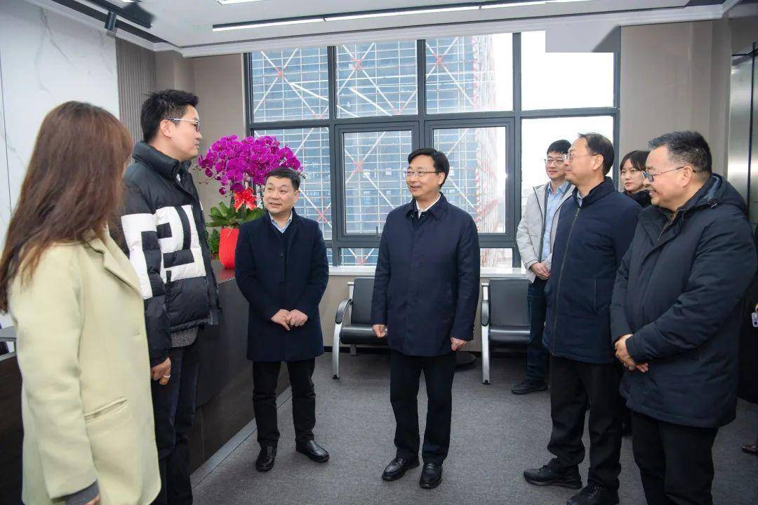 区领导新春走访重点企业_发展_常州_周庆
