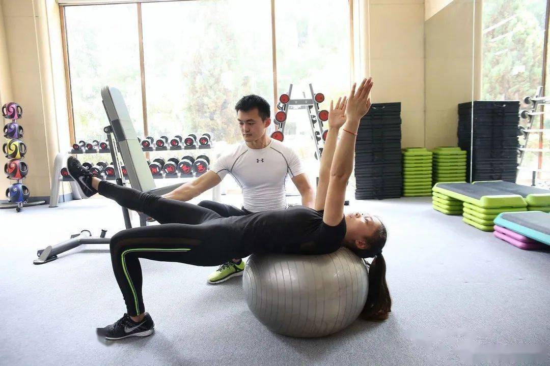 最重要的是恢复时间,也就是睡眠,每天最少得保证