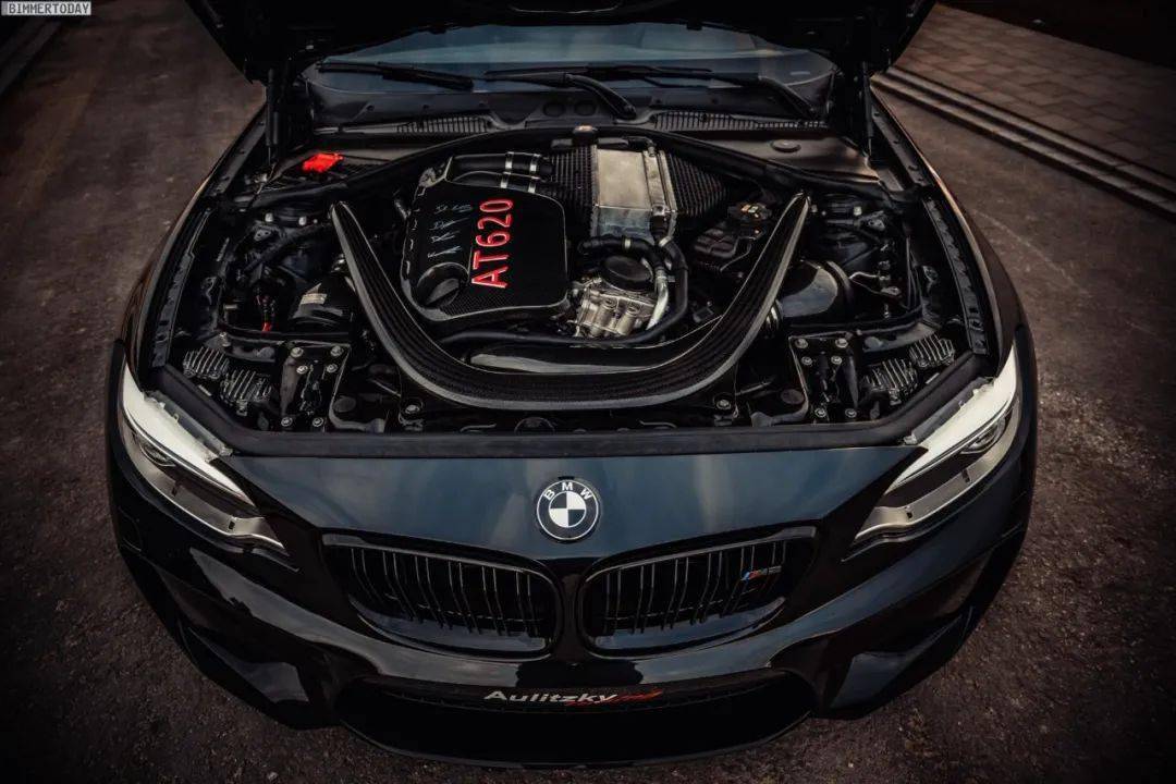 宝马n55引擎早于s55引擎四年问世,2009年作为宝马n54引擎的替代品推出