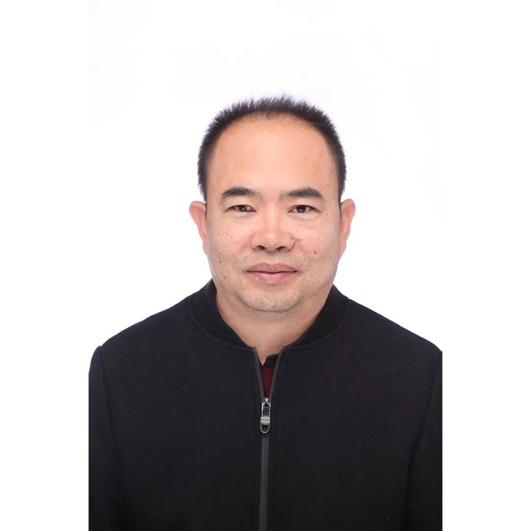 刘志刚毕业于东北师范大学小学教育专业,现任澄江市围棋协会副会长,多