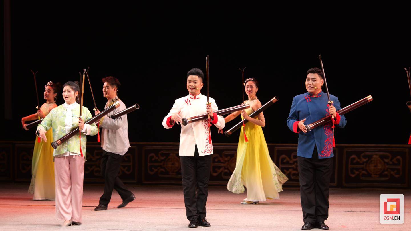 那时候我还小,只记得香喷喷的味道满屋飘